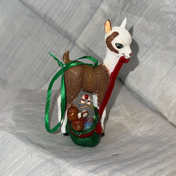 Danbury Mint Baby Animal Christmas Ornament Alpaca - Picture 1 of 2